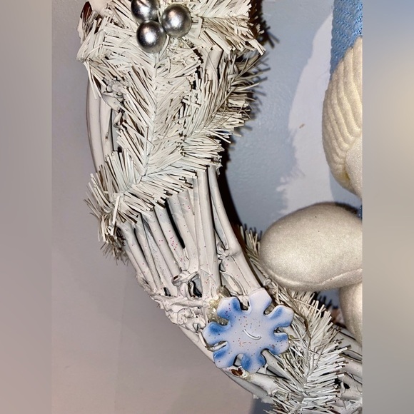 3/75$ Christmas white&blue‎ wicker Door Wreath with Stuffed SnowMan - Picture 9 of 13
